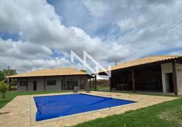 Casa de 3 suítes em hidrolândia-go com área gourmet e piscina!