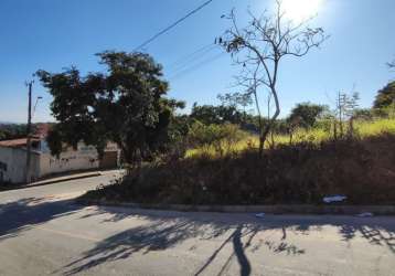 Excelentes lotes para construção de casas geminadas.