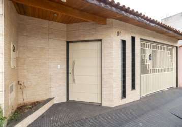 Casa tipo para venda com 2 quartos, 240m²