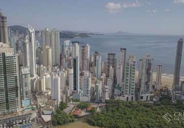 Lançamento quadra mar de 4 suítes na barra sul