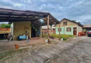 Duas casas no terreno em shangri-lá