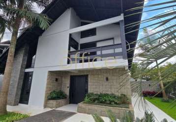 Sobrado à venda em joinville-sc ? casa exclusiva totalmente reformada com 4 quartos, 2 suítes e lazer completo