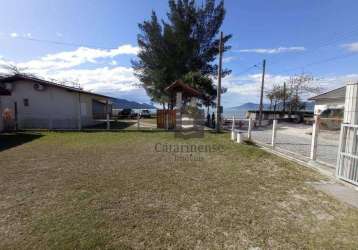 Casa com a poucos metros do mar à venda por r$ 590.000 - passagem do maciambu - palhoça/sc