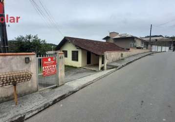 Casa disponível para locação com 04 quartos + 02 banheiros no bairro paulas em são francisco do sul/sc