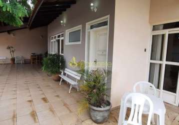 Casa à venda 4 quartos, 2 suites, 4 vagas, 392m², jardim indepedência, guaratinguetá - sp