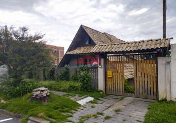 Casa com 3 quartos à venda no centro