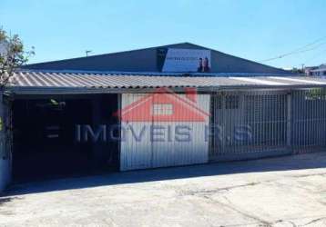 Casa com sala comercial no bairro iguaçu