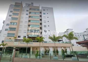 Apartamento mobiliado para locação anual, 2 quartos sendo 2 suítes, 2 vagas, edifício porto madeiro - praia brava - itajaí-sc