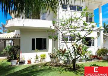 Casa com 4 quartos à venda na avenida santos dumont, estrada do coco, lauro de freitas por r$ 1.800.000