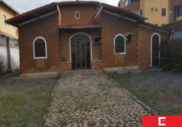 Casa com 2 quartos à venda na rua juracy magalhães, 1, pitangueiras, lauro de freitas por r$ 1.480.000