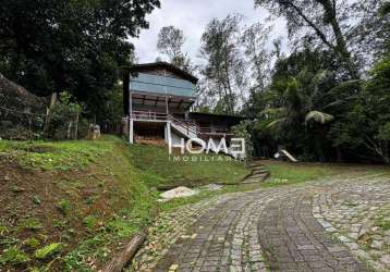 Casa no camorim (próximo ao riocentro), cachoeira privativa no portão e poucos vizinhos.