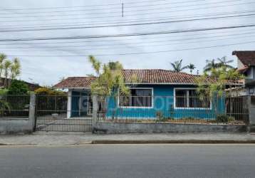 Casa com 3 quartos à venda na rua caçapava, 547, bom retiro, joinville por r$ 890.000