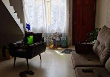 Casa geminada 2 quartos, suíte, 1 vaga de garagem, no bairro camargos!