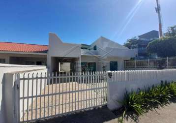 Casa para alugar, r$ 3.800,00 bairro meia praia navegantes /sc.