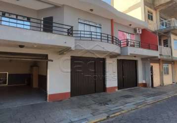 Apartamento 50 metros do mar para alugar, r$ 2.700,00 bairro centro navegantes/sc.