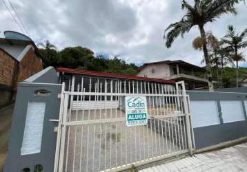 Casa para alugar, r$ 3.200,00 bairro gravatá de penha/sc.