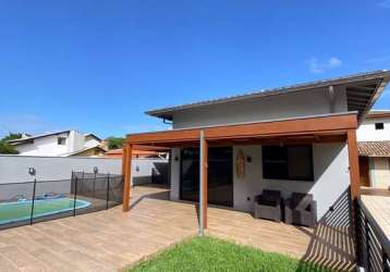 Casa em condomínio fechado com 3 quartos à venda na barra da lagoa, florianópolis  por r$ 1.800.000