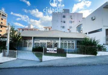 Casa para aluguel em florianópolis de 200 m² bem localizada no estreito