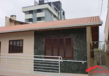 Casa com 3 dormitórios para alugar, 130 m² por r$ 3.650,00/mês - costa e silva - joinville/sc