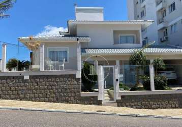 Casa com 3 dormitórios à venda, 525 m² por r$ 2.598.000,00 - barreiros - são josé/sc