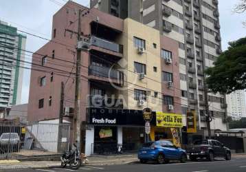 Apartamento mobiliado com 03 dormitórios sendo 01 suíte e 01 vaga de garagem no c