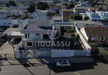 Sobrado com 03 dormitórios sendo 01 suíte com sacada e terreno amplo no jardim ka