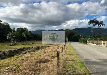 Terreno para sitio, rua pavimentada, documentação em dia, com o rio quiriri nos fundos