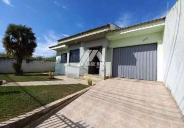 Casa com ótimo espaço de terreno