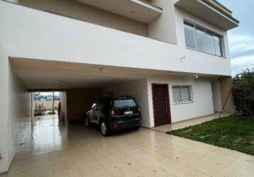 Sobrado com 1 suíte + 2 dormitórios à venda, 405 m² por r$ 1.700.000 - canadá - cascavel/pr