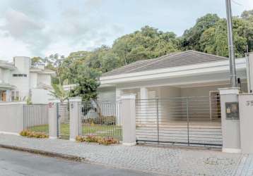 Casa com 2 quartos à venda na rua werner brietzig, 343, américa, joinville, 240 m2 por r$ 1.800.000