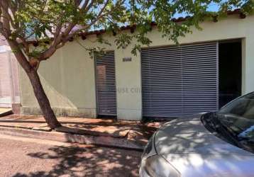 Casa com 3 quartos à venda na rua das aroeiras, 1, jardim novo mundo, várzea grande, 90 m2 por r$ 250.000