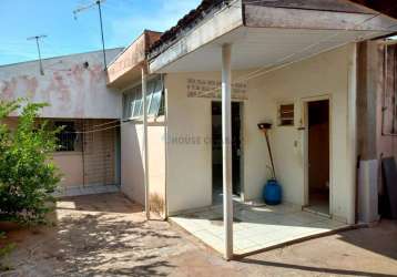 Casa com 2 quartos à venda na rua dezesseis, 31, bela vista, cuiabá, 130 m2 por r$ 240.000