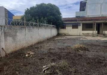 Casa com amplo terreno proximo a arena pantanal