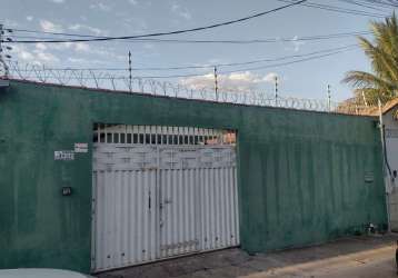 Casa no residencial claúdio marchetti a 200 m da louvada