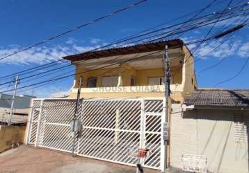 Vende-se sobrado no bairro araes