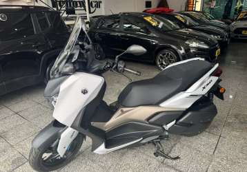 YAMAHA XMAX