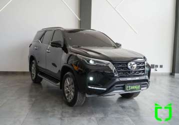 TOYOTA HILUX SW4