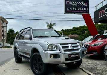 MITSUBISHI PAJERO FULL