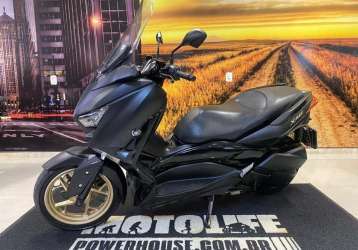 YAMAHA XMAX