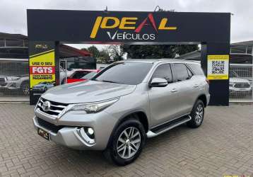 TOYOTA HILUX SW4