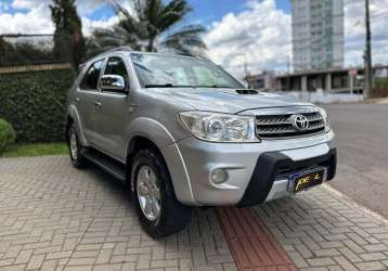 TOYOTA HILUX SW4