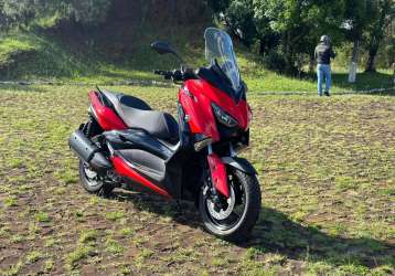 YAMAHA XMAX