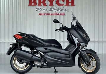 YAMAHA XMAX