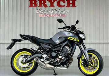 YAMAHA MT-09