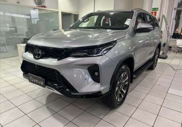 TOYOTA HILUX SW4