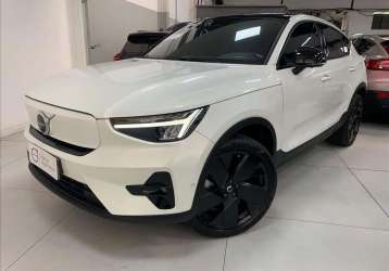 VOLVO C40