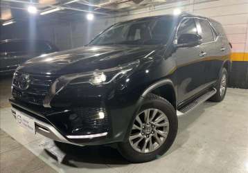 TOYOTA HILUX SW4