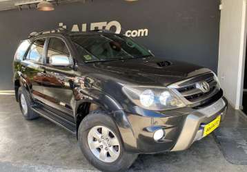 TOYOTA HILUX SW4