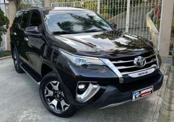 TOYOTA HILUX SW4