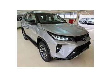 TOYOTA HILUX SW4